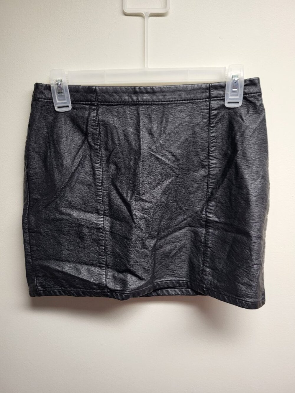 Forever 21 Faux Leather Mini Skirt Women's Size Medium Black Vegan Leather